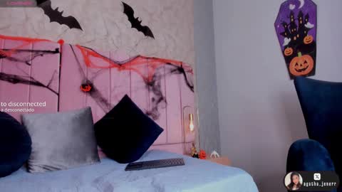Snapshot of agatha_jener chatting on 10/11/25, 11:42 agatha_jener online show from 10/11/25, 11:42