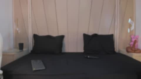 Agatha Steel online show from 03/11/26, 07:42