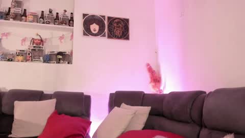 Camila     2 online show from 04/15/26, 12:28