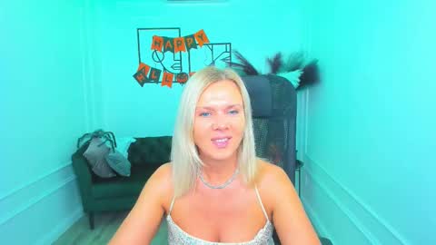 Agatha online show from 10/26/25, 07:53