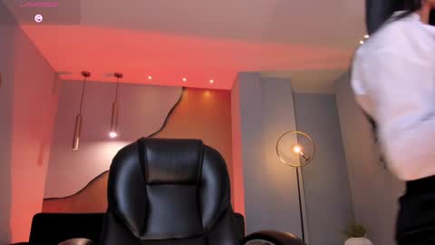 Agatha online show from 02/04/25, 01:56