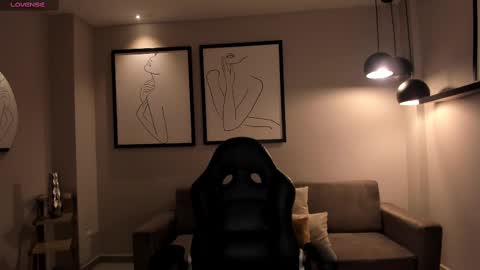 Agatha online show from 02/09/25, 11:04