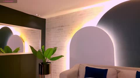 Agatha online show from 10/10/25, 07:02