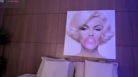    online show from 11/28/25, 12:35