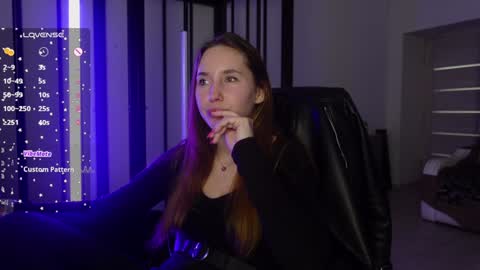 Snapshot of agelina_summer chatting on 01/12/25, 11:36 Agelina Lilly Laura online show from 01/12/25, 11:36