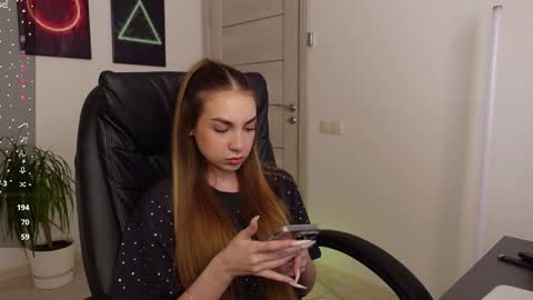 Snapshot of agelina_summer chatting on 02/23/25, 12:16 Agelina Lilly Laura online show from 02/23/25, 12:16