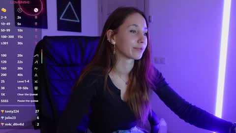 Snapshot of agelina_summer chatting on 03/05/25, 11:38 Agelina Lilly Laura online show from 03/05/25, 11:38