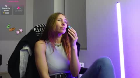 Agelina Lilly Laura online show from 12/02/25, 08:48