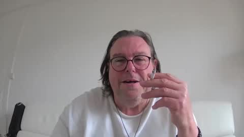 Snapshot of agias chatting on 03/07/25, 08:34 Agias online show from 03/07/25, 08:34