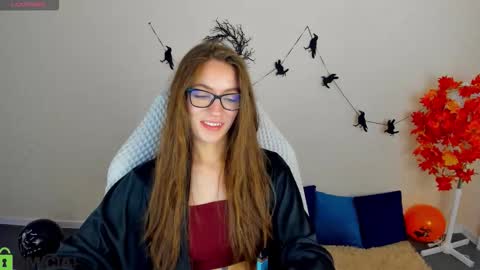 agnes wells online show from 11/03/25, 09:21