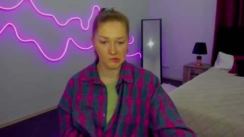 Snapshot of agnesarden chatting on 03/10/25, 04:35 AgnesArden online show from 03/10/25, 04:35