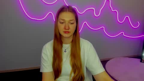 Snapshot of agnesarden chatting on 03/11/25, 06:08 AgnesArden online show from 03/11/25, 06:08