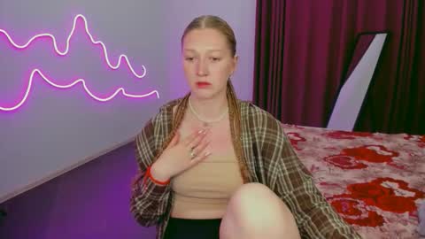 Snapshot of agnesarden chatting on 10/13/25, 12:49 AgnesArden online show from 10/13/25, 12:49