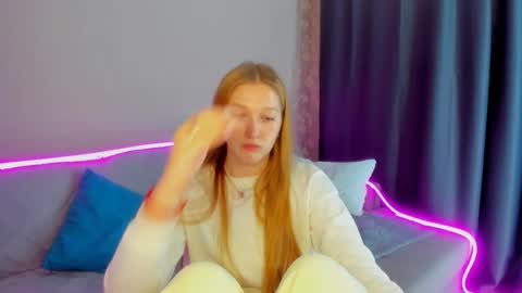 Snapshot of agnesarden chatting on 10/24/25, 06:48 AgnesArden online show from 10/24/25, 06:48