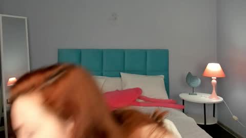 Agnia White online show from 11/23/25, 10:48