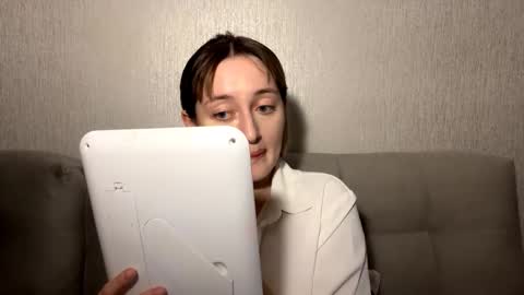 Snapshot of agnushermanson chatting on 01/10/26, 06:31 Emily online show from 01/10/26, 06:31