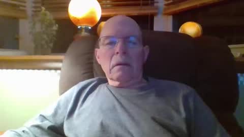 aguynrkfrd online show from 12/18/25, 10:10