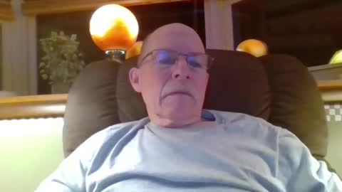 aguynrkfrd online show from 04/12/26, 09:14