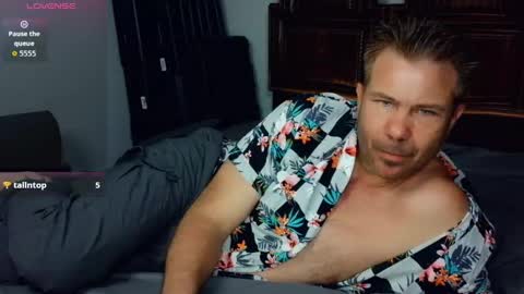 Blue Eyed Handsome Man online show from 04/07/26, 11:15