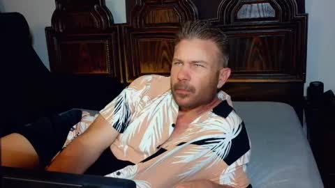 Blue Eyed Handsome Man online show from 04/12/26, 11:32