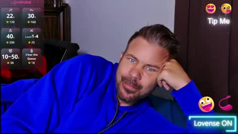 Blue Eyed Handsome Man online show from 05/15/26, 02:35