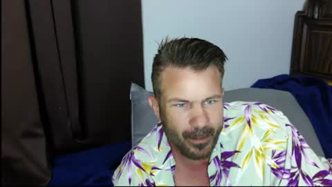 Blue Eyed Handsome Man online show from 07/14/26, 02:05
