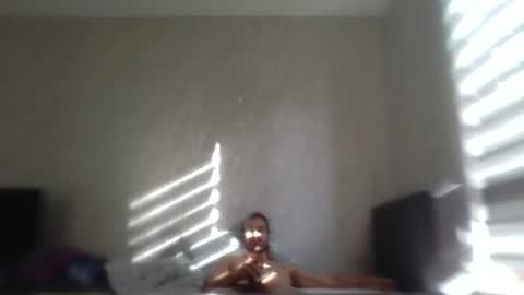 Snapshot of ahbehbi12 chatting on 10/21/25, 01:45 ahbehbi12 online show from 10/21/25, 01:45