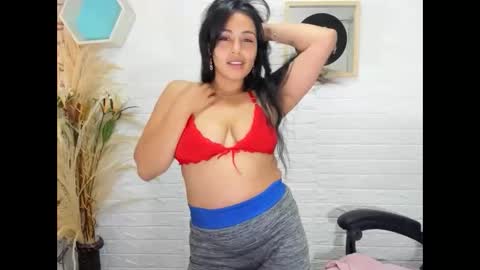 Snapshot of ahisha09 chatting on 01/30/25, 06:21 Ahisha online show from 01/30/25, 06:21