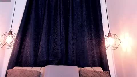 ahsly_ms online show from 10/17/25, 08:00