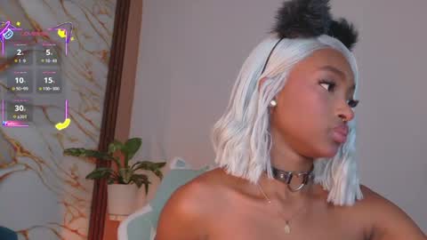 Snapshot of ahvi_ebony chatting on 05/16/26, 01:32 Ahvi Ebony online show from 05/16/26, 01:32