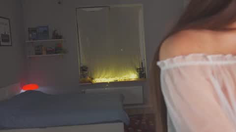 Snapshot of aicharae chatting on 07/20/26, 06:10 Vicky online show from 07/20/26, 06:10