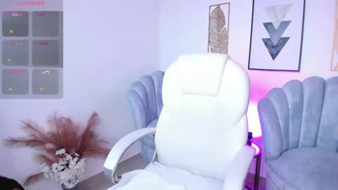 AIDA ADAMS online show from 02/03/26, 12:21