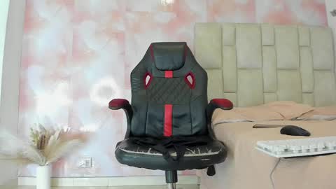 karoline  online show from 03/06/25, 11:42