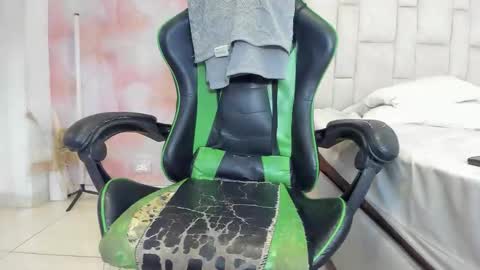 karoline  online show from 10/16/25, 05:47