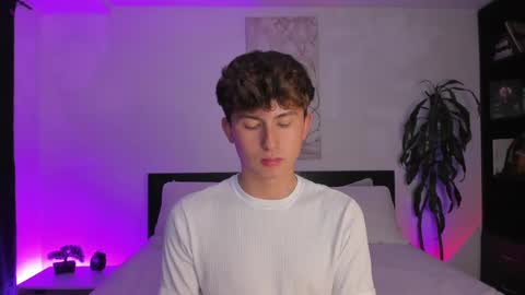 Snapshot of aidan_hale chatting on 01/21/25, 02:33 A H online show from 01/21/25, 02:33