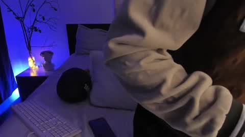 Snapshot of aidan_hale chatting on 02/20/25, 03:12 A H online show from 02/20/25, 03:12