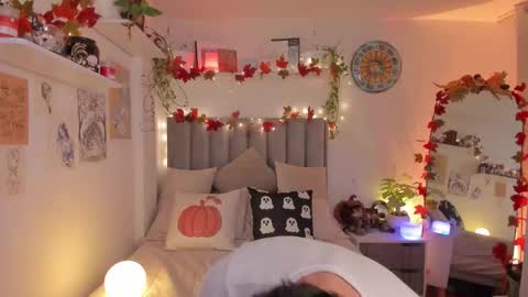 Snapshot of aidan_hale chatting on 10/19/25, 12:44 A H online show from 10/19/25, 12:44