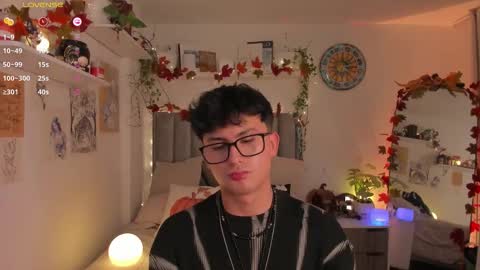 Snapshot of aidan_hale chatting on 10/29/25, 12:46 A H online show from 10/29/25, 12:46