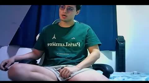 Snapshot of aiden_dwayne chatting on 02/01/26, 02:21 Aiden online show from 02/01/26, 02:21