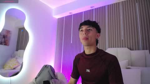 Snapshot of aiden_rivers_ chatting on 02/27/26, 01:22 Aiden online show from 02/27/26, 01:22