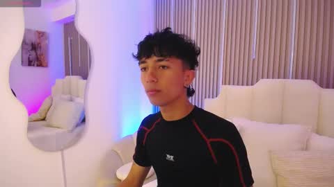 Aiden online show from 03/25/26, 01:06