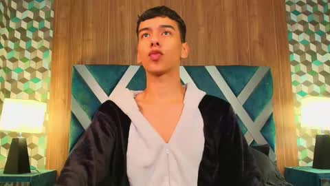 aiden_royce online show from 11/23/25, 08:41