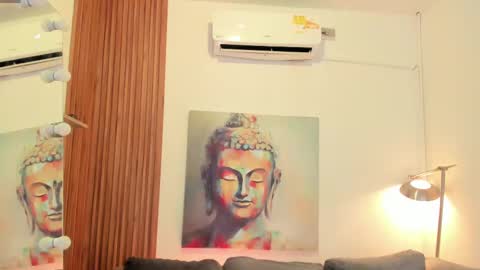 Alisson online show from 09/18/25, 07:49