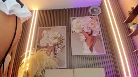   online show from 10/17/25, 02:15