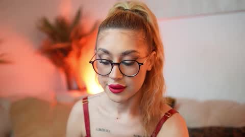  Aileen  online show from 01/18/26, 08:56