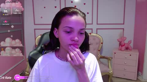 Snapshot of ailen_t chatting on 12/06/24, 03:41 Ailen online show from 12/06/24, 03:41