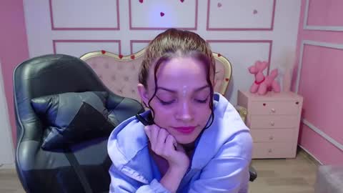 Snapshot of ailen_t chatting on 12/13/24, 09:46 Ailen online show from 12/13/24, 09:46