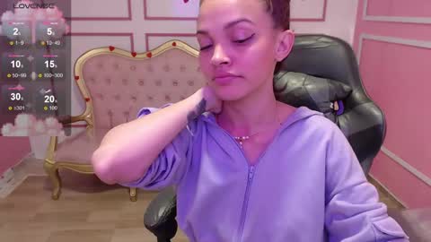 Snapshot of ailen_t chatting on 12/14/24, 07:29 Ailen online show from 12/14/24, 07:29