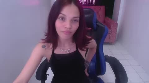 Snapshot of ailen_t chatting on 12/30/24, 12:11 Ailen online show from 12/30/24, 12:11