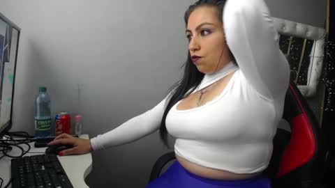 AILYN GOMEZ online show from 10/29/25, 12:51